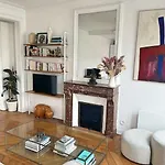 Sunny 2 Bedroom In Batignolles