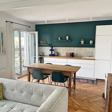 Sunny 2 Bedroom In Batignolles * Parigi