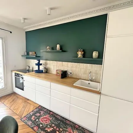 Sunny 2 Bedroom In Batignolles Appartamento