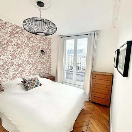 Sunny 2 Bedroom In Batignolles Parigi