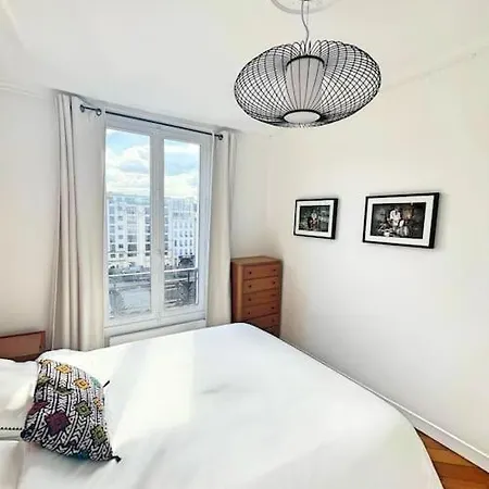 Sunny 2 Bedroom In Batignolles * Parigi