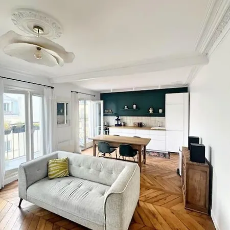 Appartamento Sunny 2 Bedroom In Batignolles Parigi
