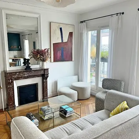 Sunny 2 Bedroom In Batignolles Parigi