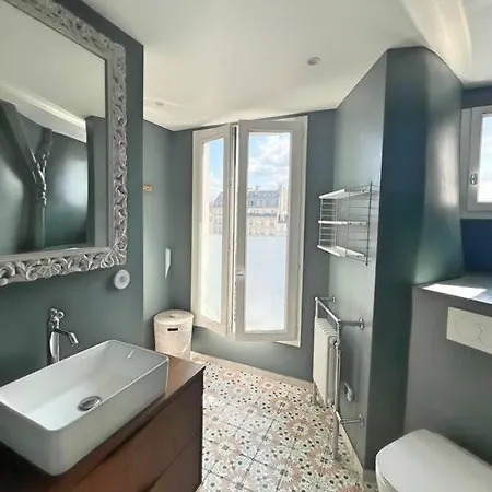 Sunny 2 Bedroom In Batignolles * Parigi
