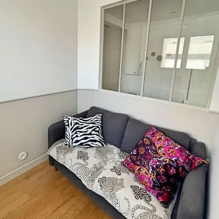 Sunny 2 Bedroom In Batignolles Appartamento