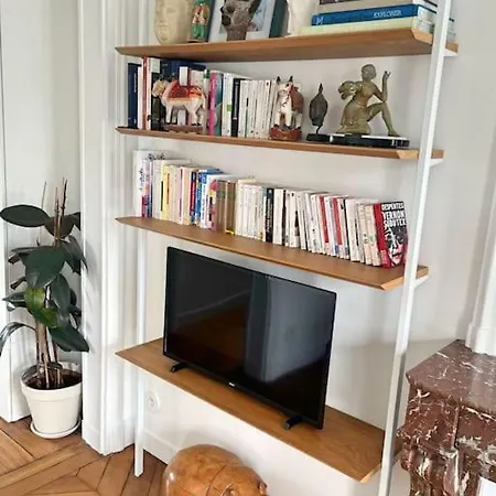 Appartamento Sunny 2 Bedroom In Batignolles Parigi
